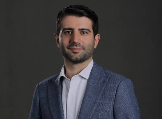 استاد پیام بهرام پور