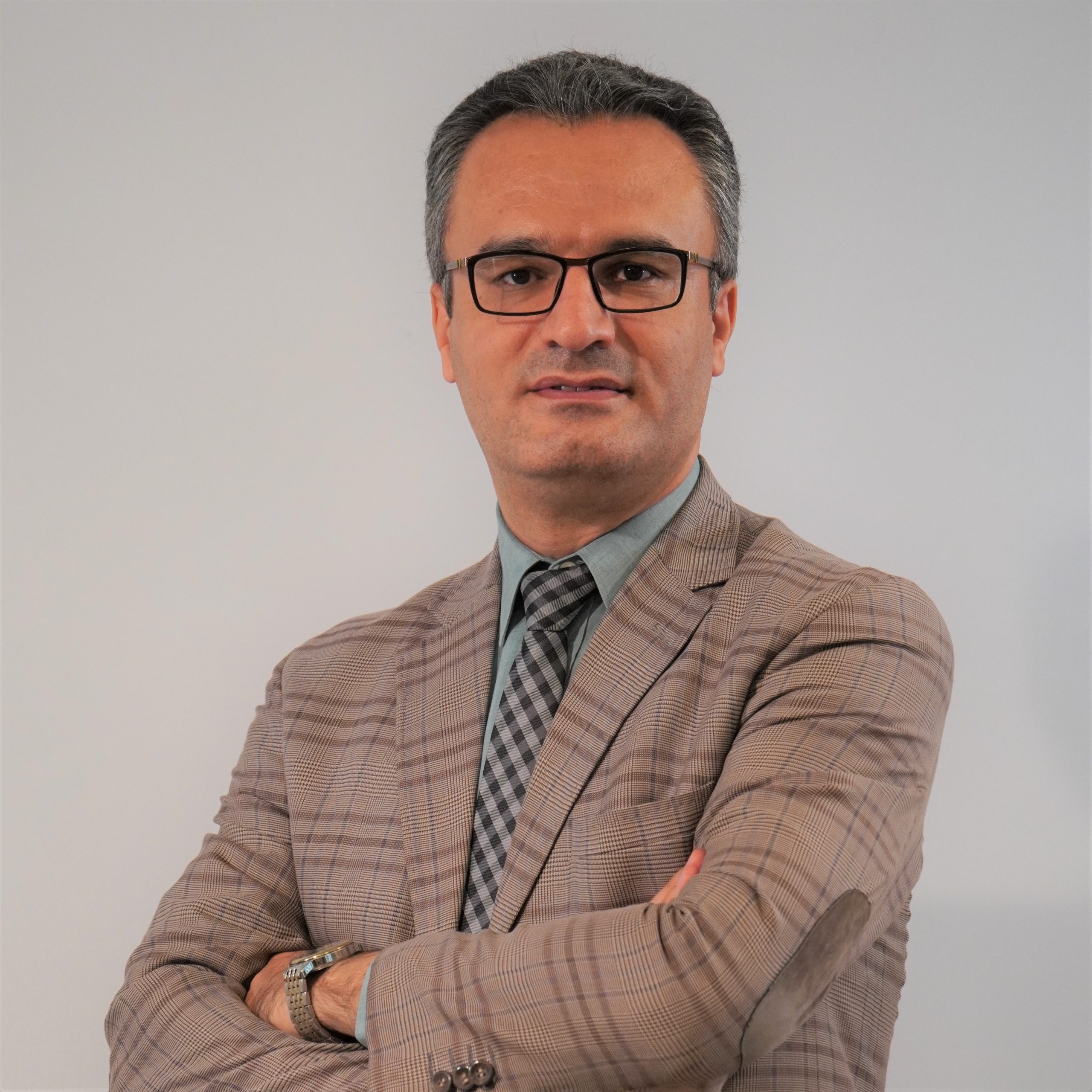 دکتر ایوب  اسماعیلی